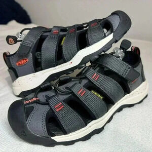 Keen boys washable sandals size 2 (big boy). Black and orange.